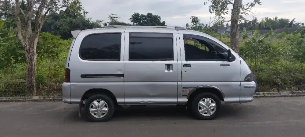 Jual mobil Espass minibus tahun 2001 pajak off satu kali plat Sleman