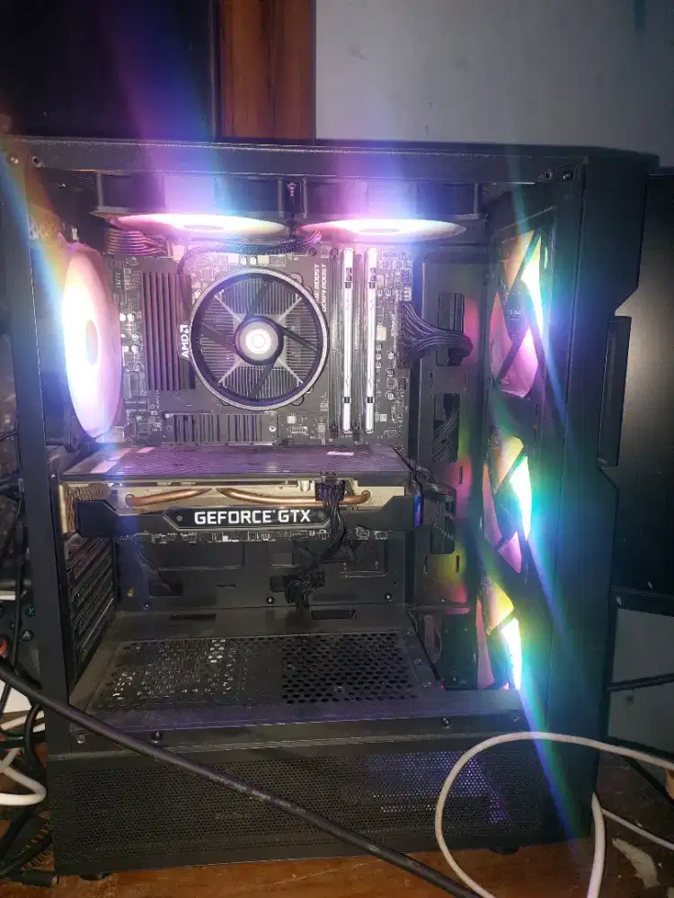 Pc r5 5600 vga 1660 super + monitor