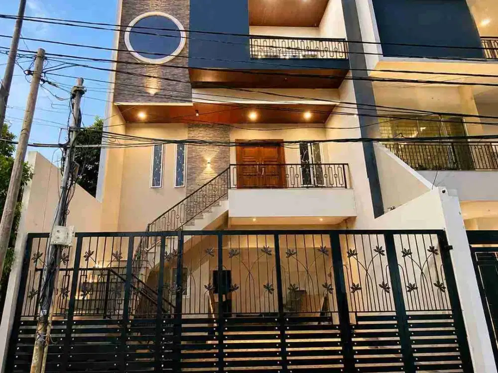 DIJUAL – Rumah Mewah 4 Lantai di Taman Cosmos Kebon Jeruk