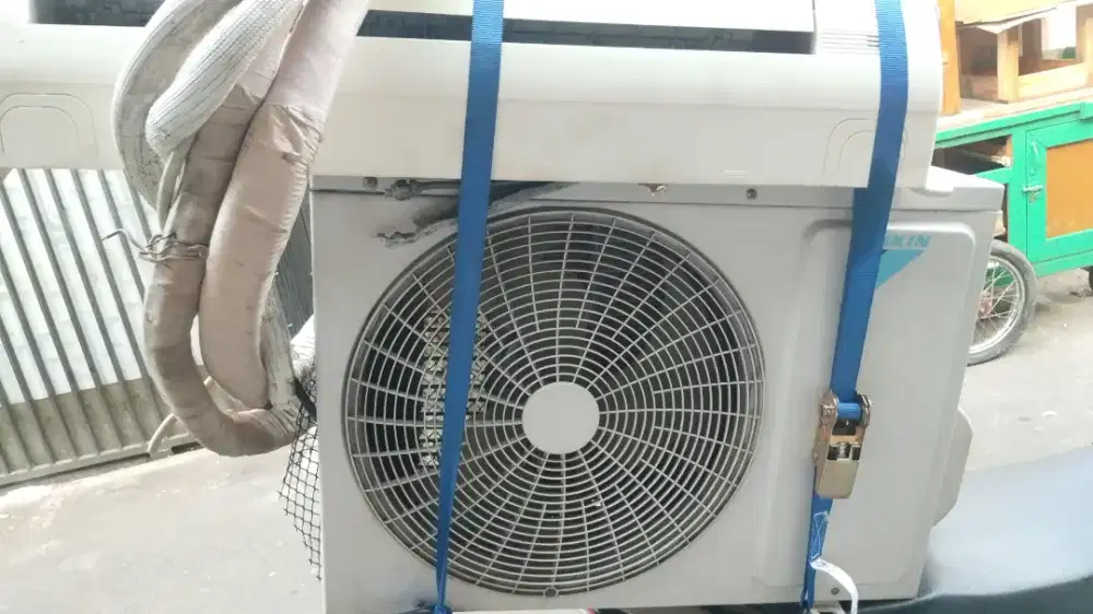Menerima AC bekas rusak