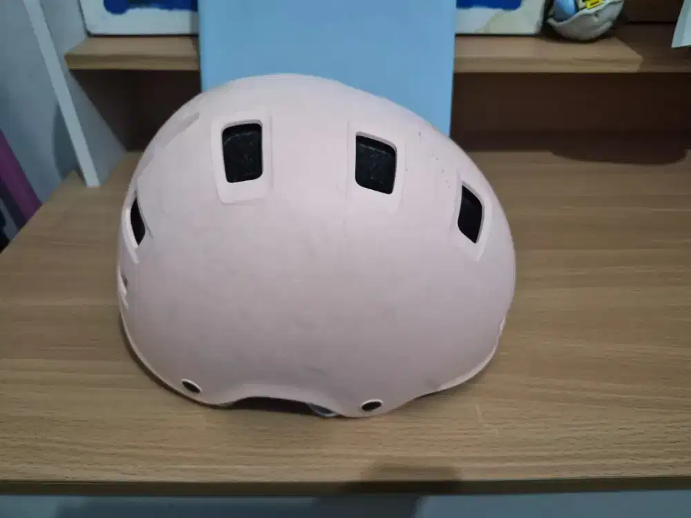 Helm Sepatu Roda