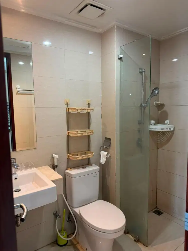 Disewakan 1 Unit Studio Apartemen Green Sedayu
