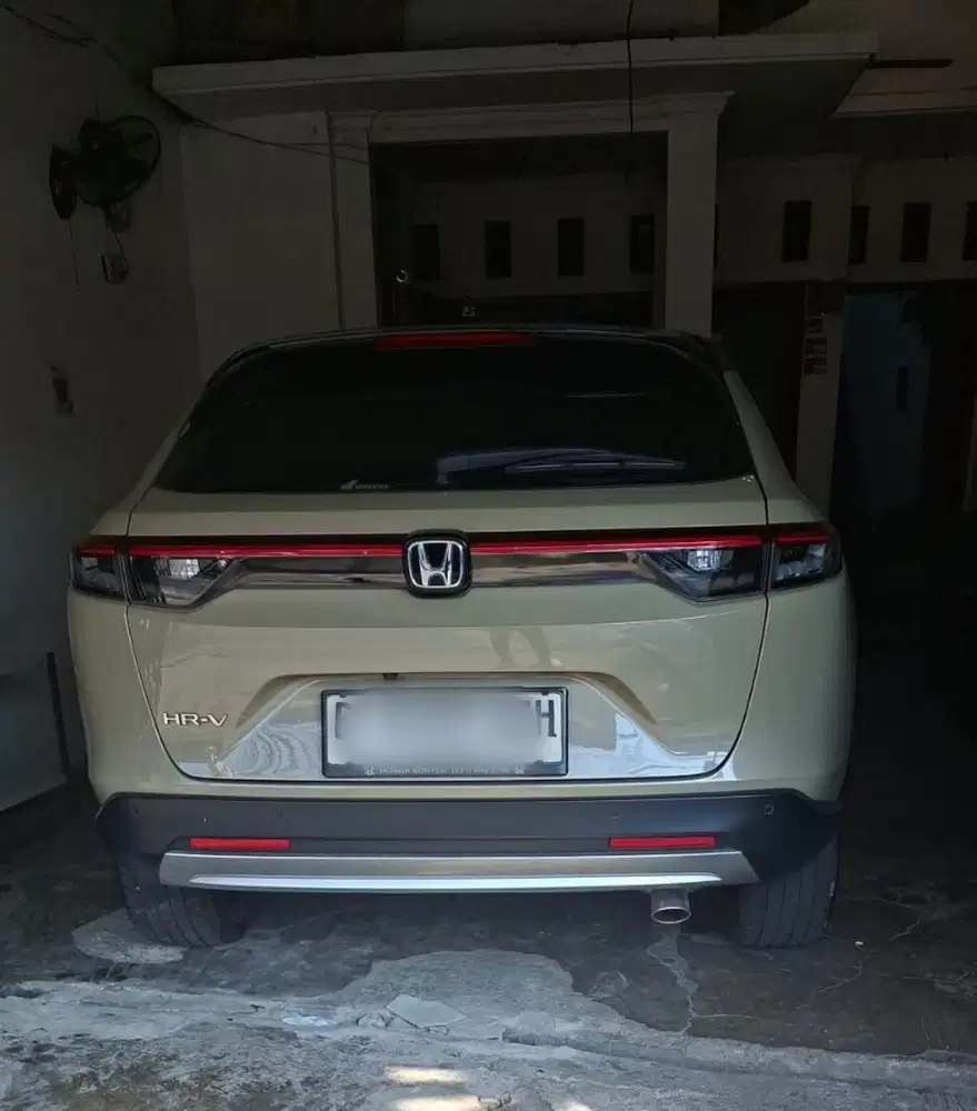 Honda HRV SE 2024 Shan kakhi pearl