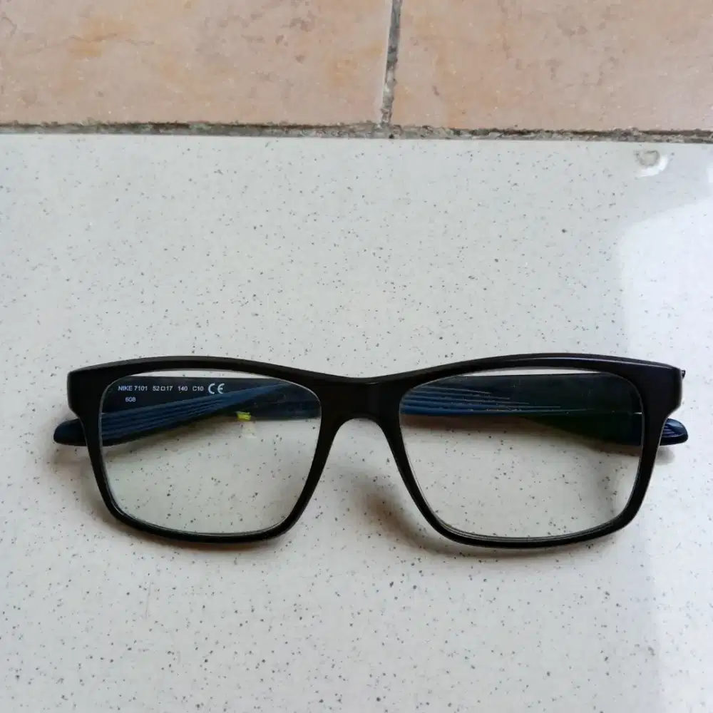 Frame kacamata Nike