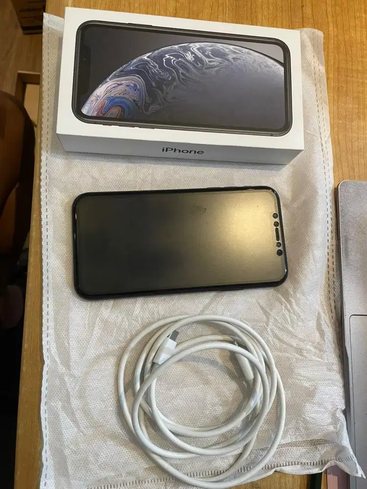 Dijual Iphone XR 128GB Black Ibox
