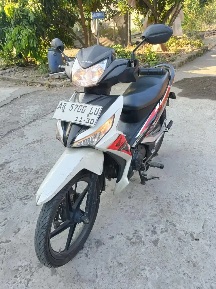 Honda Supra X 125 fi th 2015