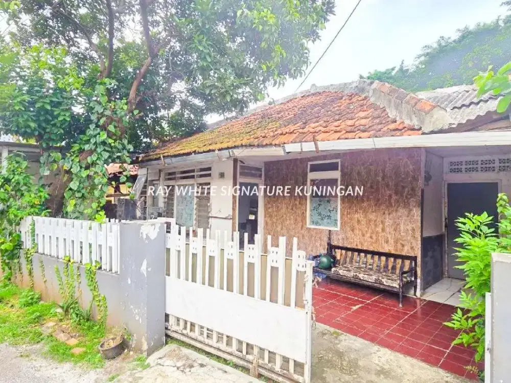 Dijual Rumah Tua Hitung Tanah di Jl Wirajasa Jaticempaka Pondok Gede