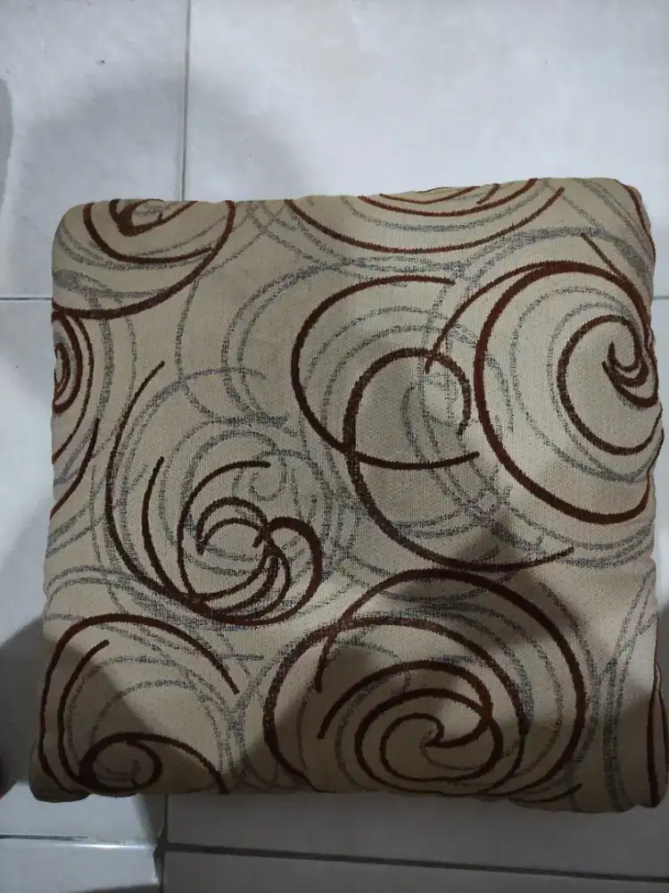 Bantal sofa Uk. Besar dan Uk. Kecil