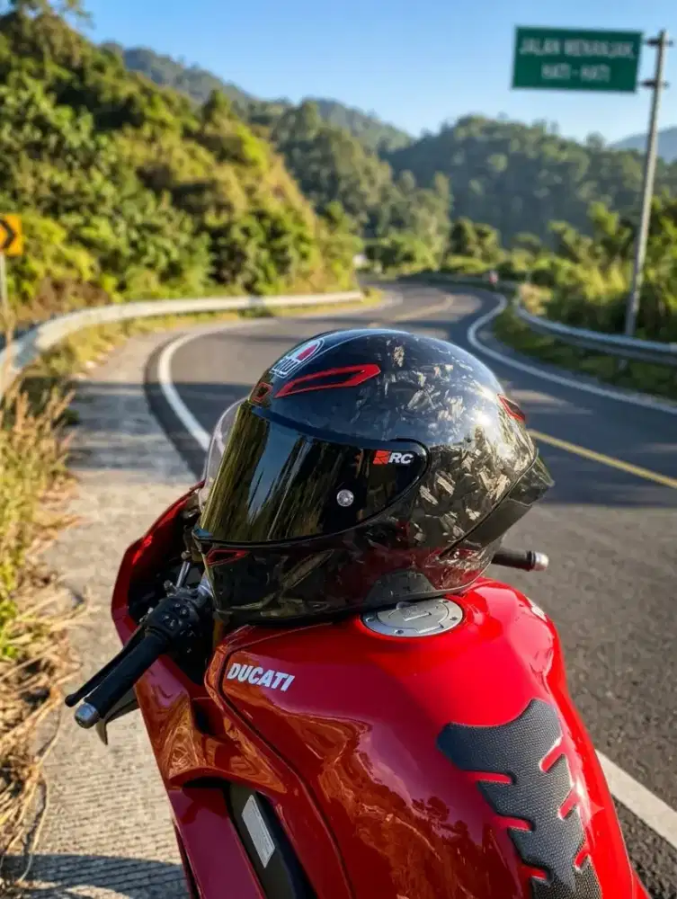 Helm fullface skining carbon forged