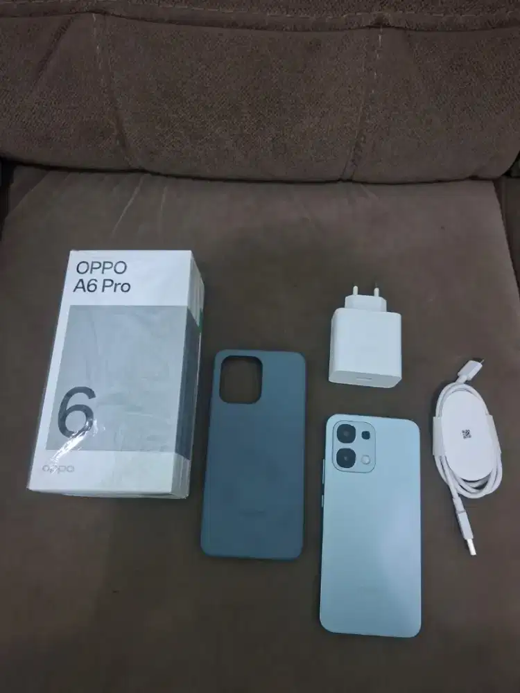 Dijual hp Oppo A6 pro ram 8/256..garansi resmi masih 5 bulanan lagi