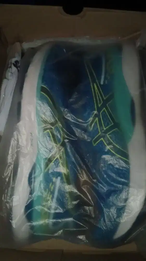 Sepatu asics baru bukan bekas