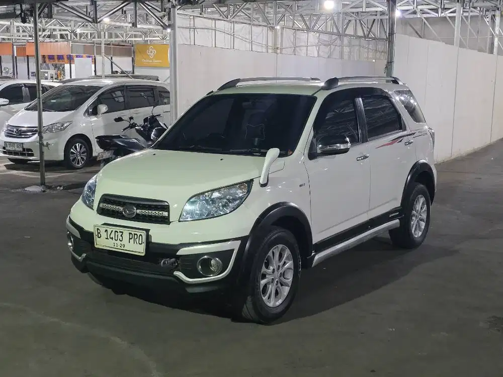 Daihatsu Terios TX Adventure Matic 2014 Dp 10 Juta