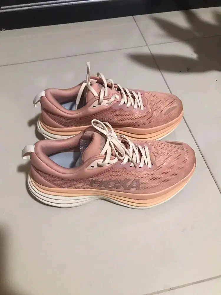 Sepatu HOKA wanita