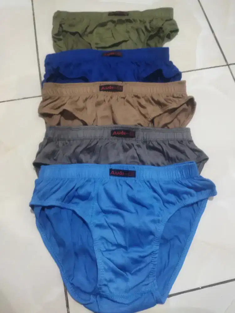 Paket celana dalam pria