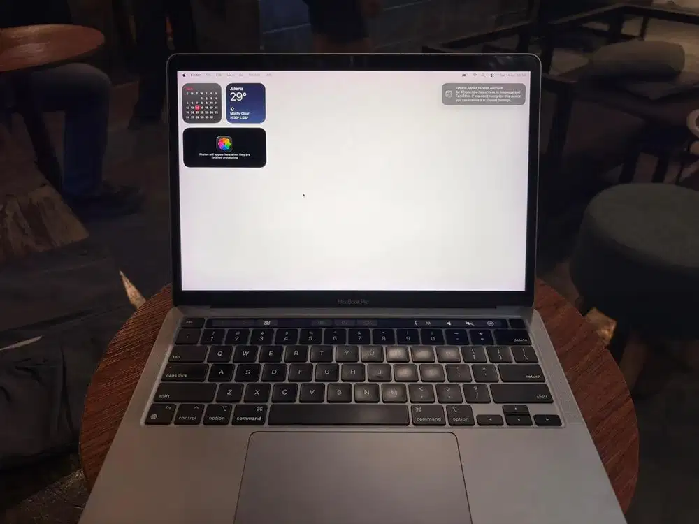 Macbook Pro M1 Touchbar 8/256 Ex iBox Resmi Mulus
