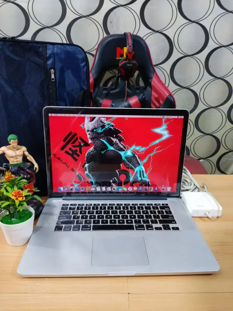 Macbook RETINA Core i7 RAM 8Gb SSD Body SLIM