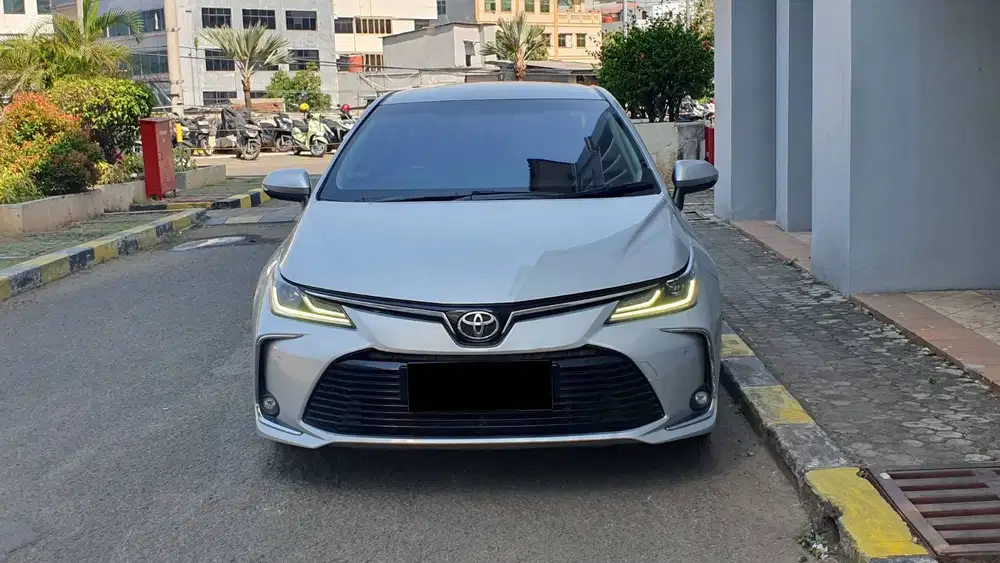 Toyota Corolla Altis 1.8 V AT Silver Metalik 2021 Record Garansi