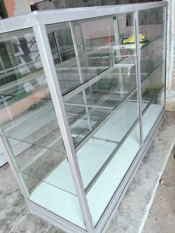 etalase kaca 4 sap bagus