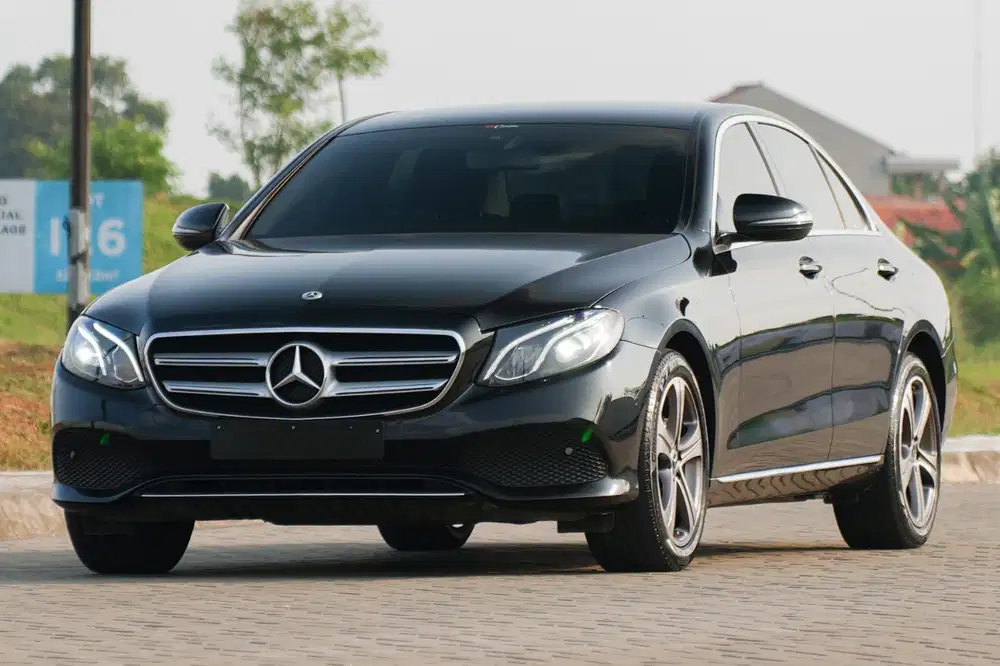 Big Bos! Mercedes Benz E200 Avantgarde 2018 Black Warranty! C200 e250