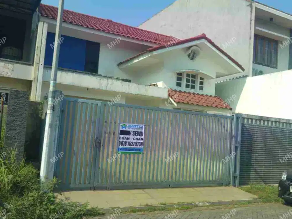 Rumah Tingkat Tanah Luas Disewakan