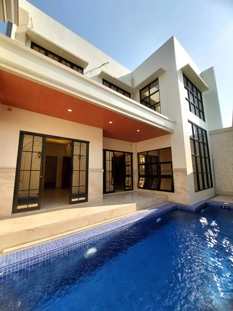 Rumah Super Mewah 3 Lantai di Banyuraden