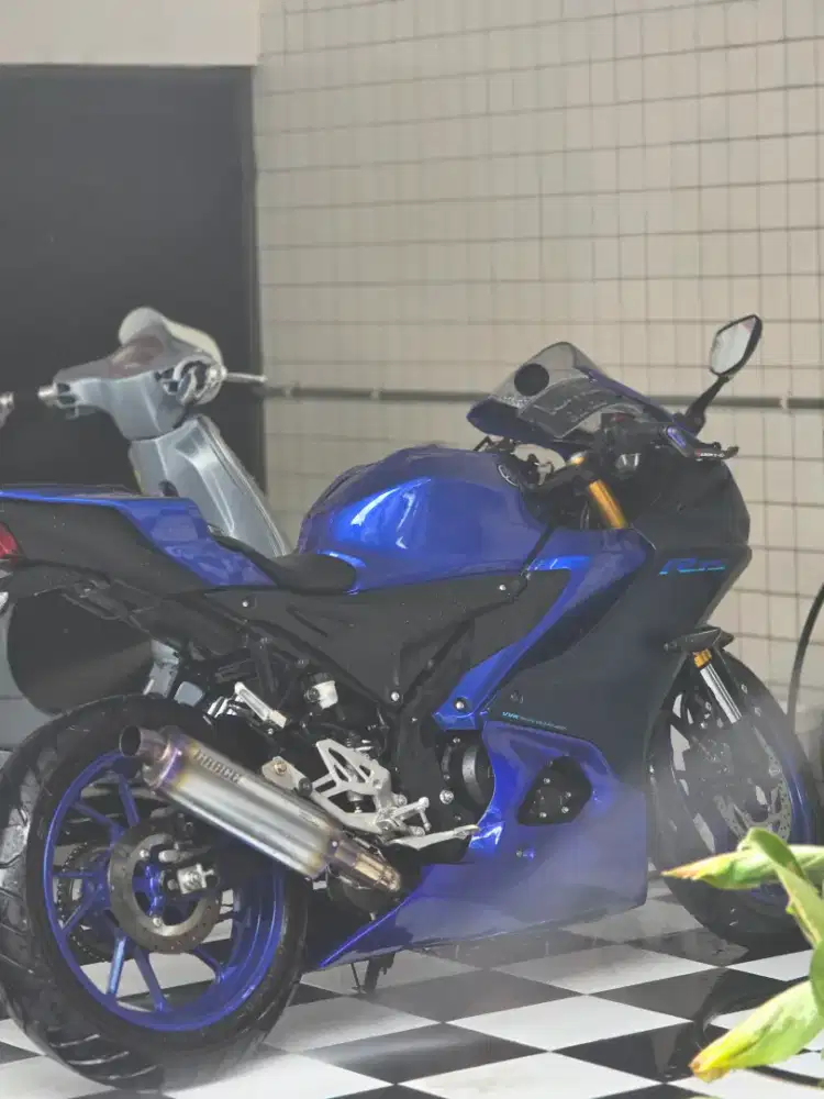 Dijual santai Yamaha R15 V4 warna Racing Blue ikonik khas Yamaha