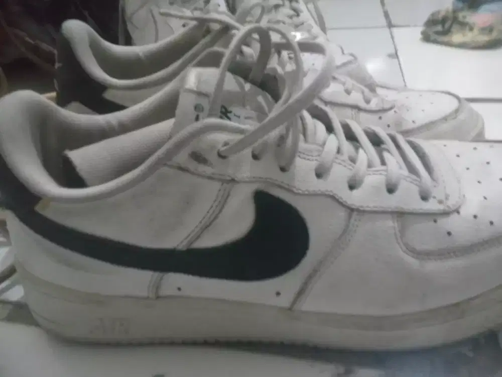 2 sepatu 250rb. Nego  nike airforce1