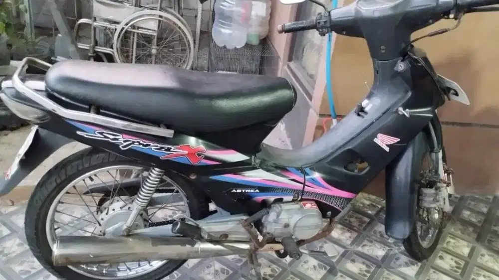 Honda Supra X Tahun 2005 (Black)