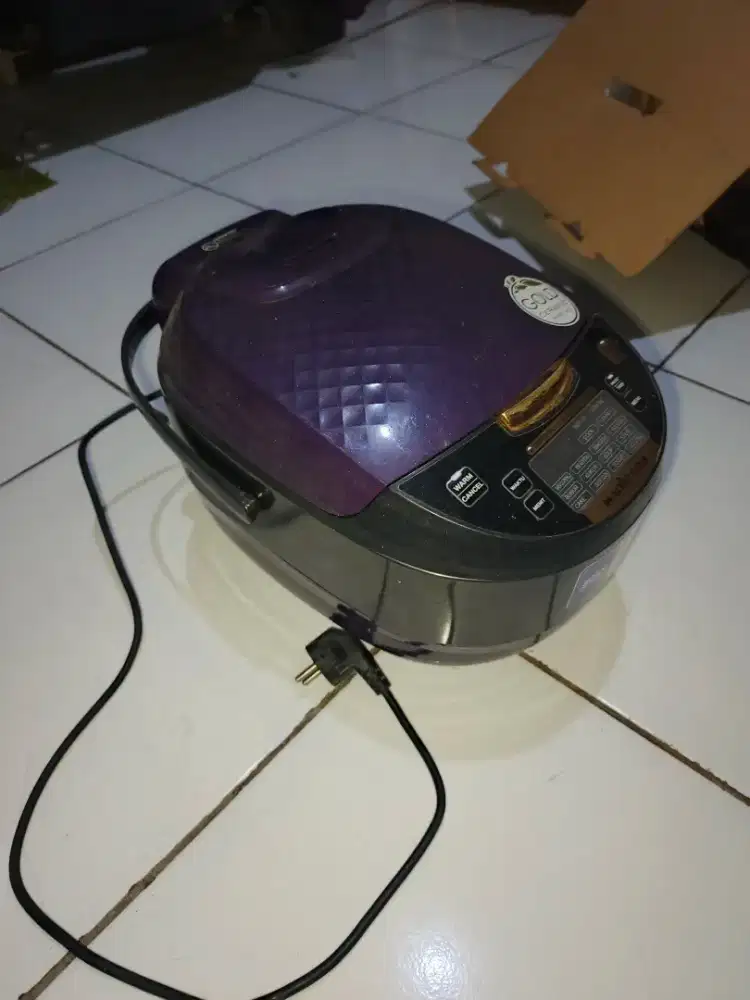 Penanak Nasi Yong ma Magic com