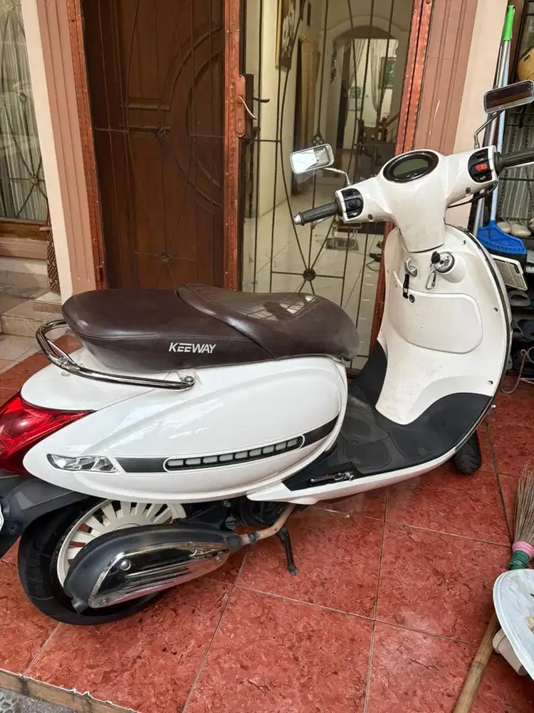 Keeway shiny 150cc cream