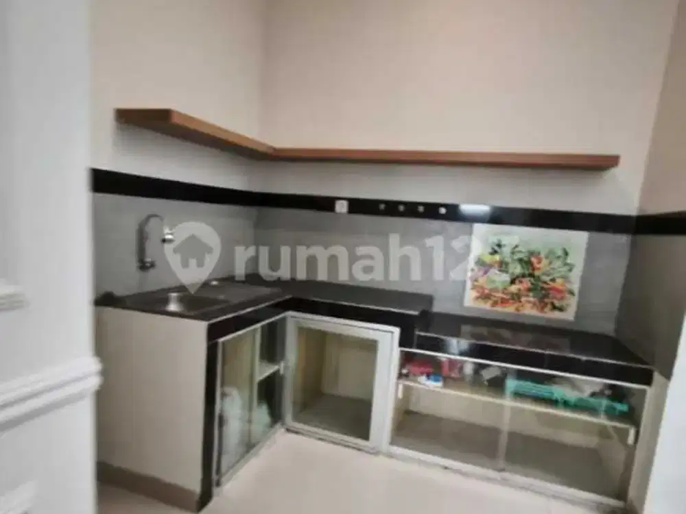 Rumah Siap Huni di BSD Dekat Pasar Modern