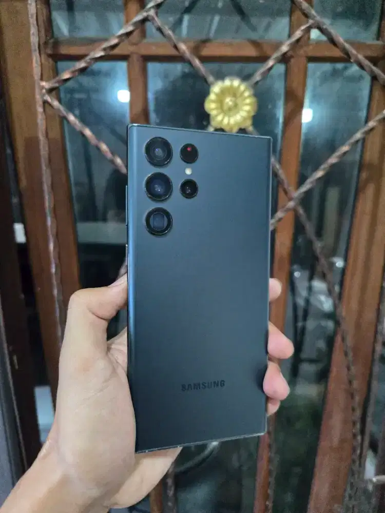 Samsung S22 Ultra 5G 12/512 Sein