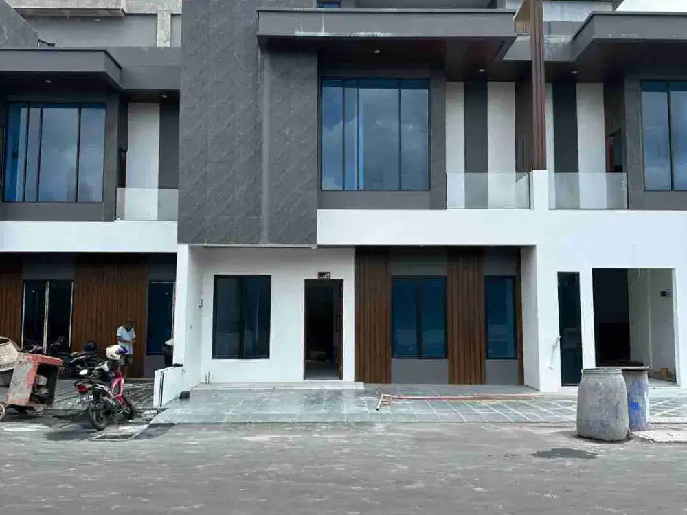 Rumah Cantik Hadap Kolam Renang, Serasa Punya Private Pool