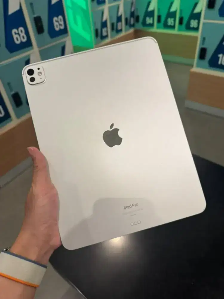 BH100 ipad pro M5 13inch Cellular WiFi 256 ibox silver