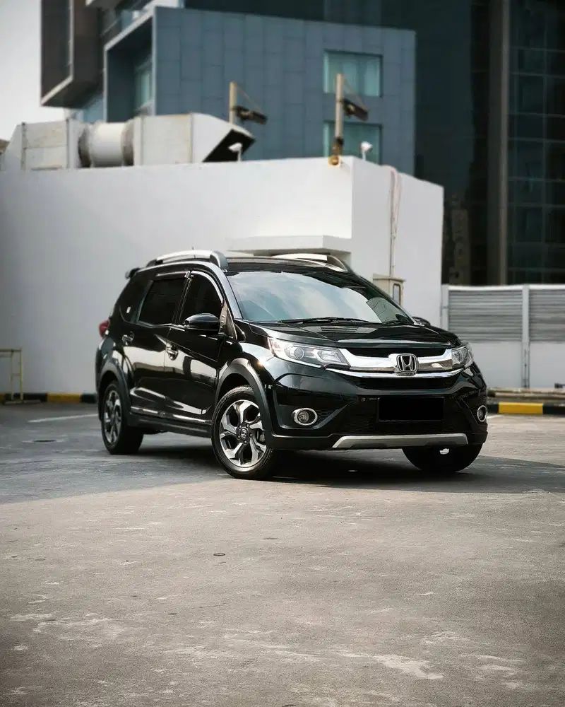 HONDA BR- V E CVT 2017 KM LOW ASLI BERGARANSI TERAWAT DAN SIAP PAKAI