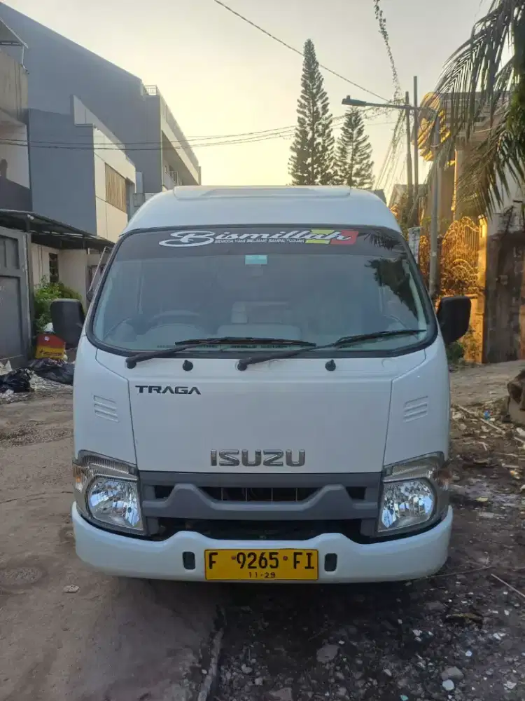 Isuzu traga euro 4 box amonium th 2024 low km 17rb orisinil siap pakai