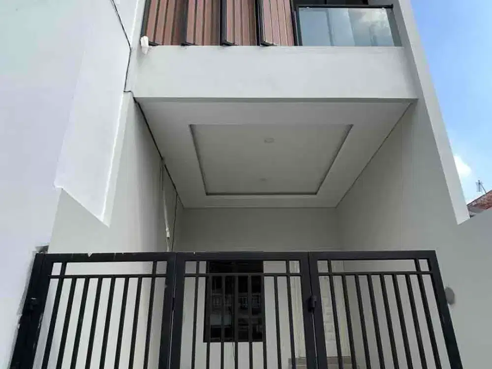 Dijual Rumah Baru 3 Lantai di Dalam Komplek Green Ville
