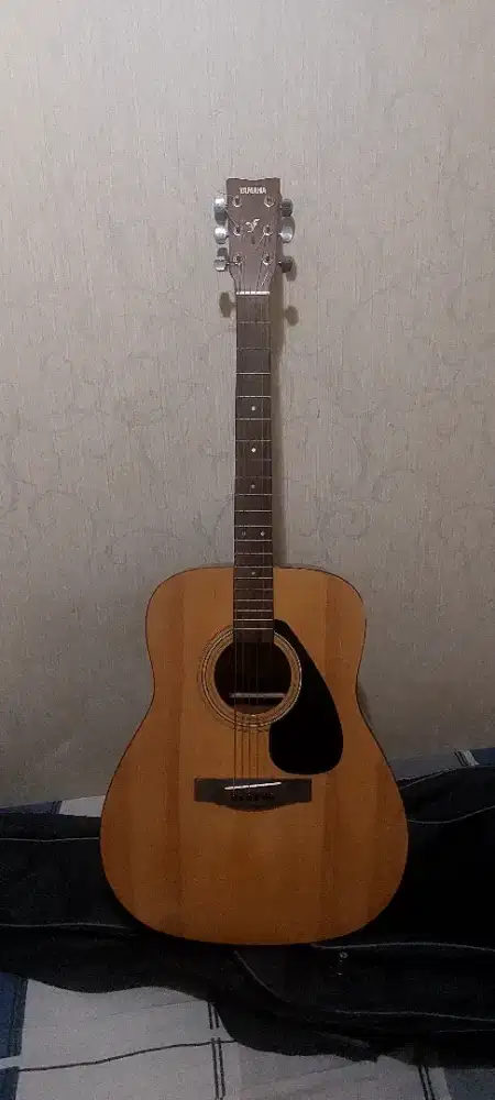 Gitar akustik yamaha f310