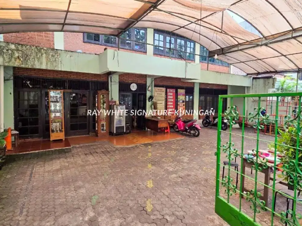 Dijual Rumah Lokasi Prime di Jl Suryo - Senopati Row 3 Mobil
