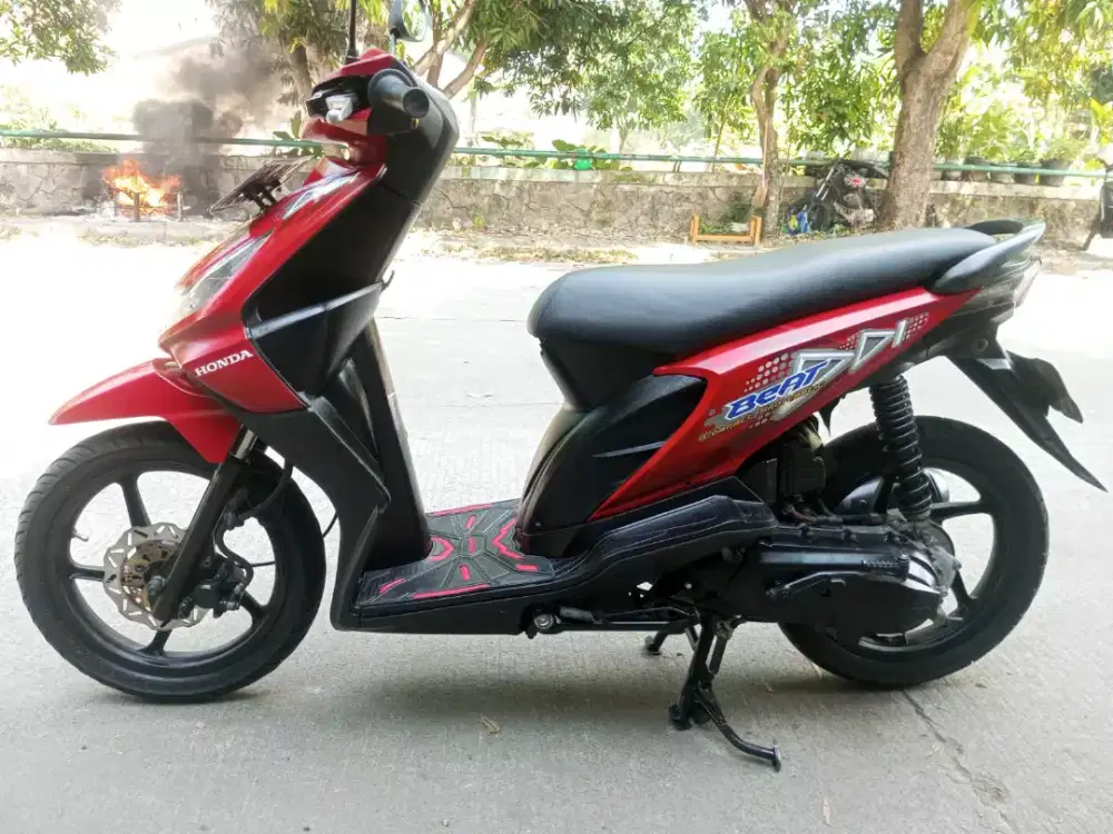HONDA BEAT 2011 KARBULATOR MULUS