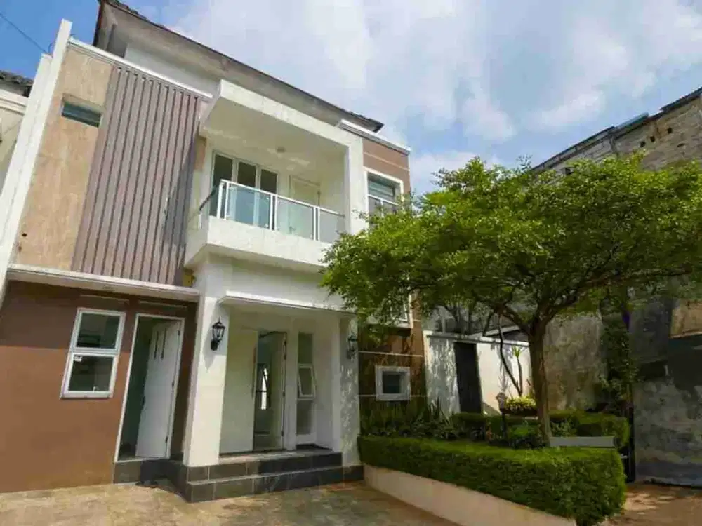 RUMAH DENGAN PRIVATE POOL, DALAM CLUSTER ONE GATE, CILANDAK, JAKARTA SELATAN