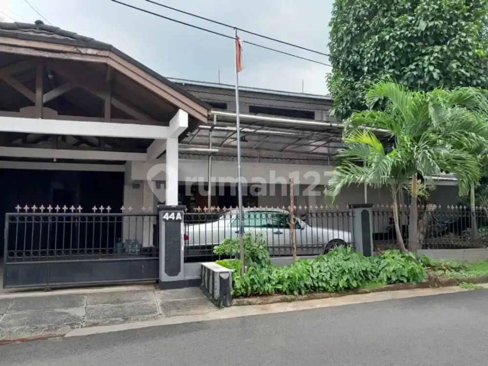 Rumah Besar Bawah Pasar di Kemanggisan Jakartata