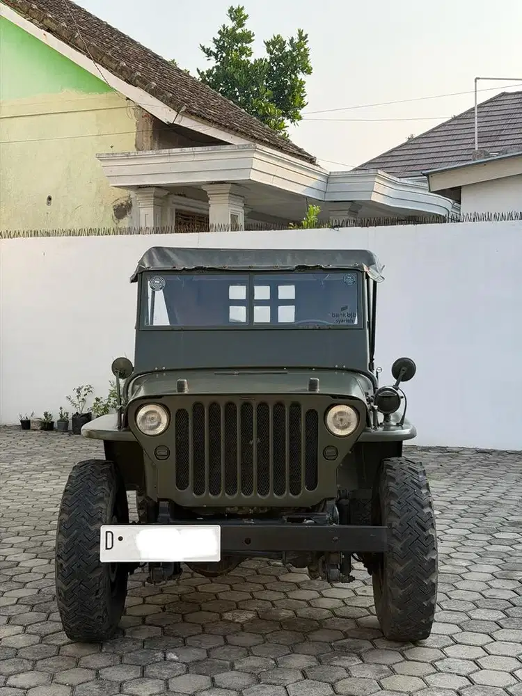 Willys Mambo 1956 koleksi antik