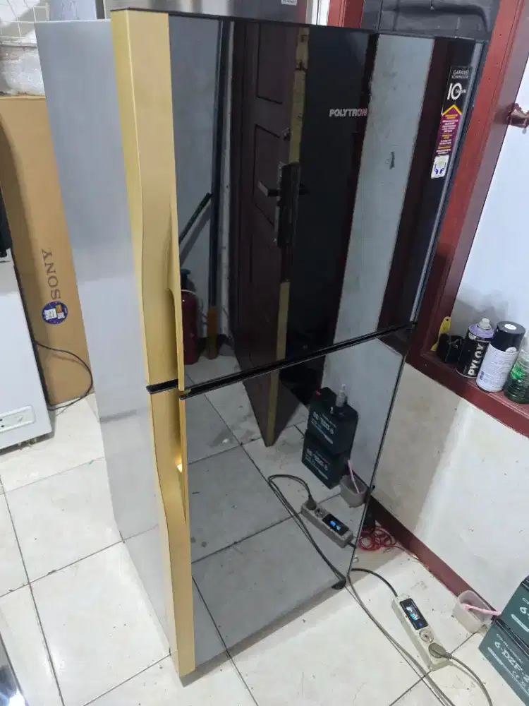 kulkas 2 pintu polytron