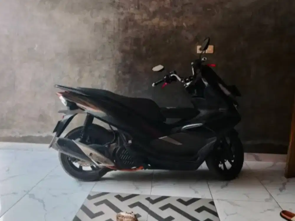 Honda PCX pajak hidup surat kumplit, mesin aman terawat,.