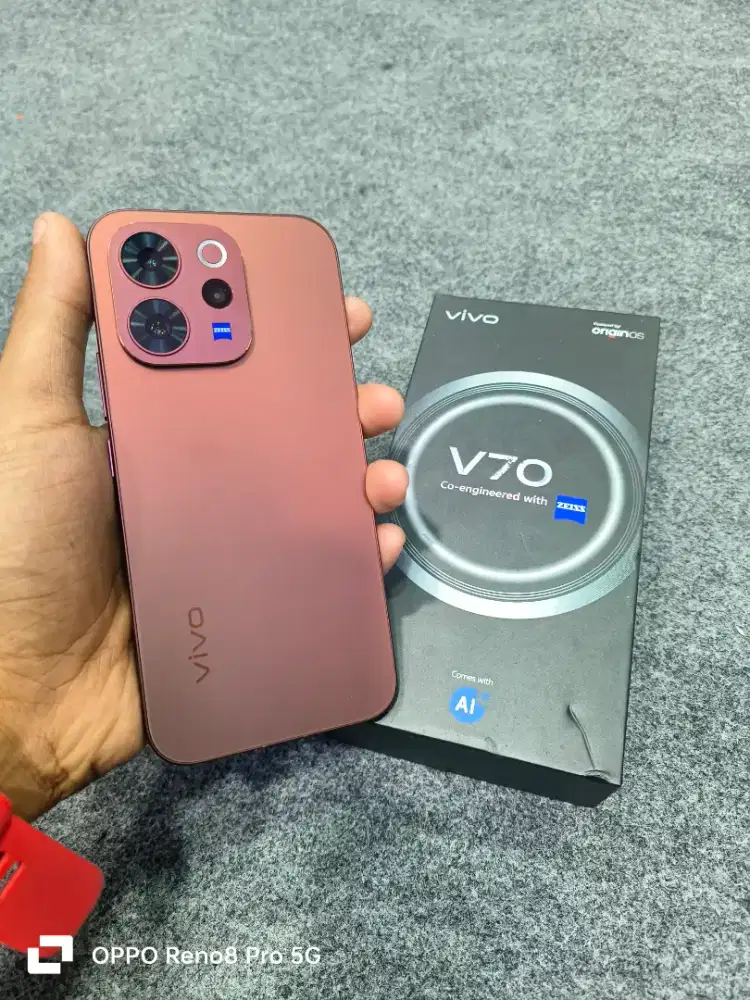 VIVO V70 5G 12/256gb