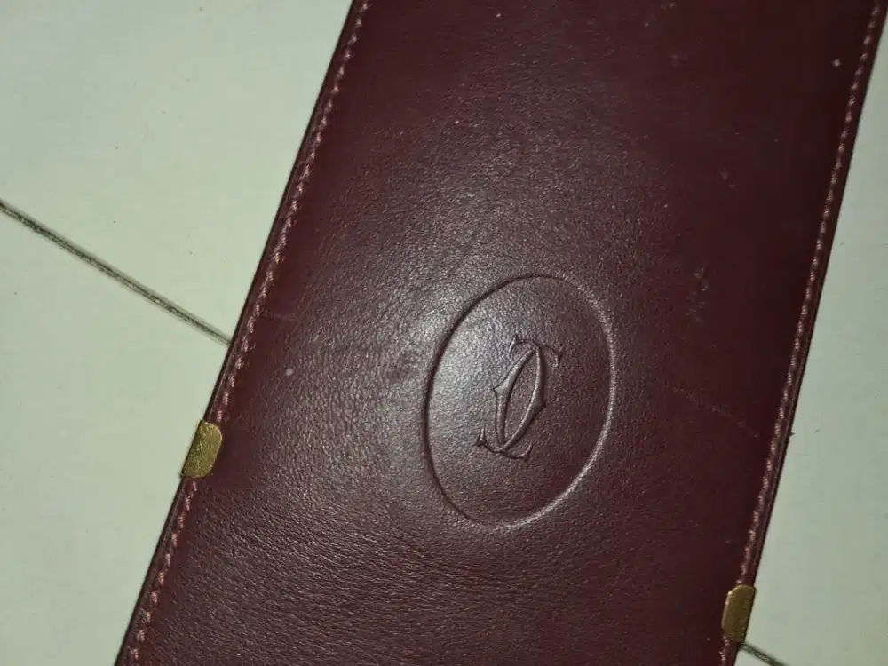 Di jual tempat kaca mata merek Cartier vintage