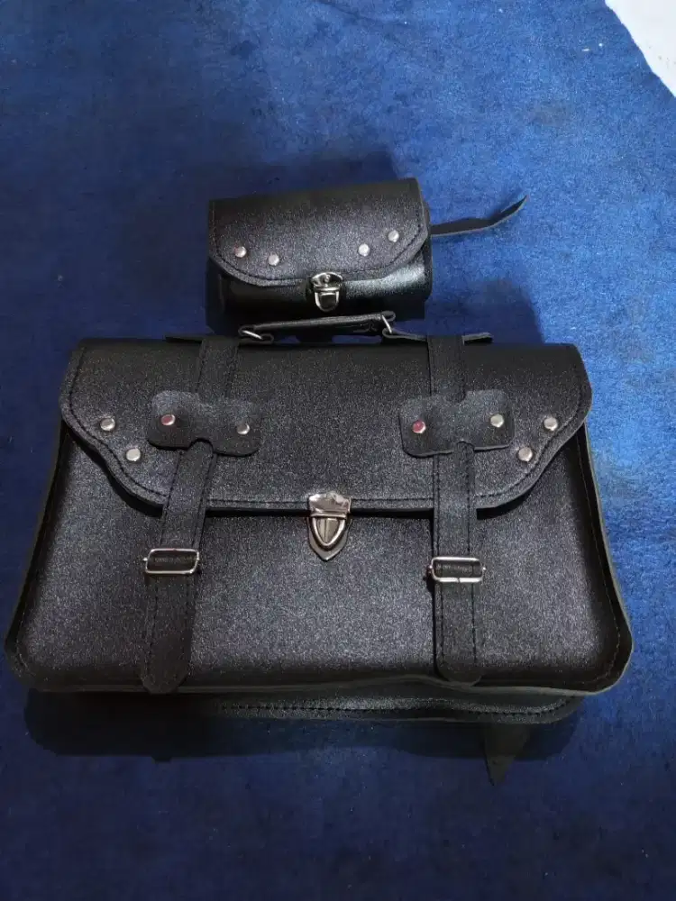 Tas dan dompet sadel sepeda kuno
