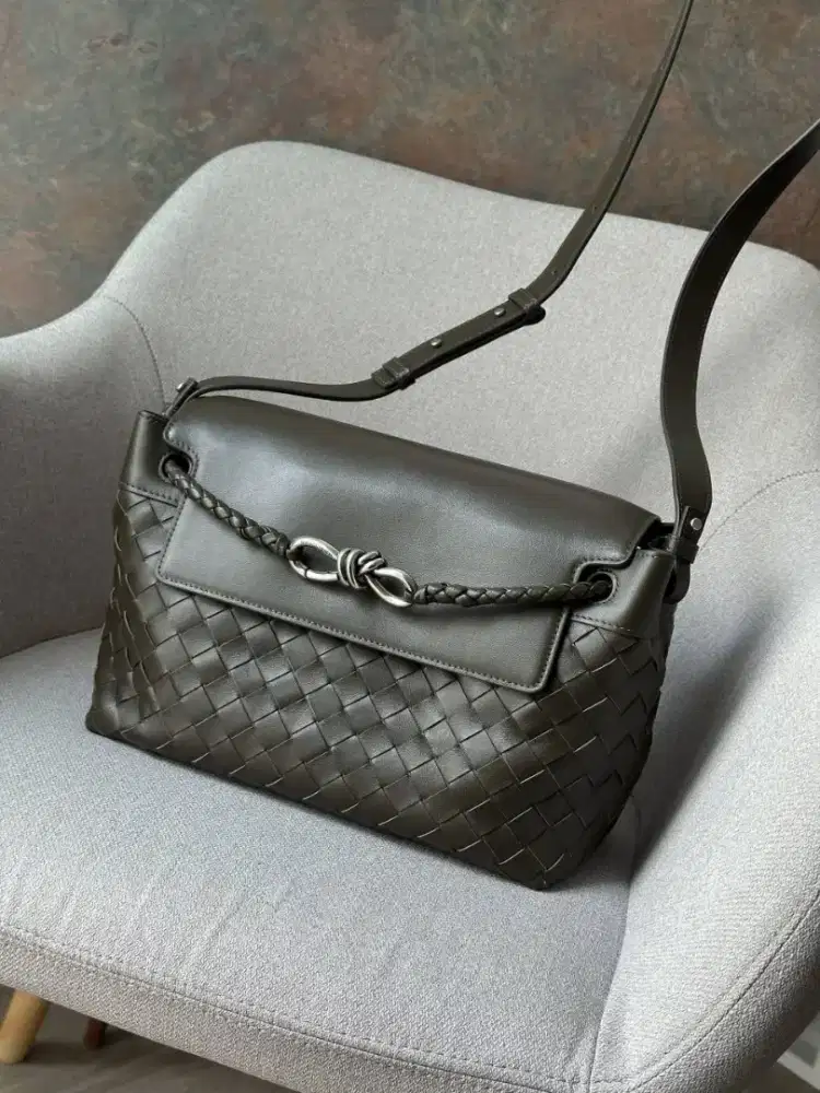 Preloved Bottega Small Andiamo SHW