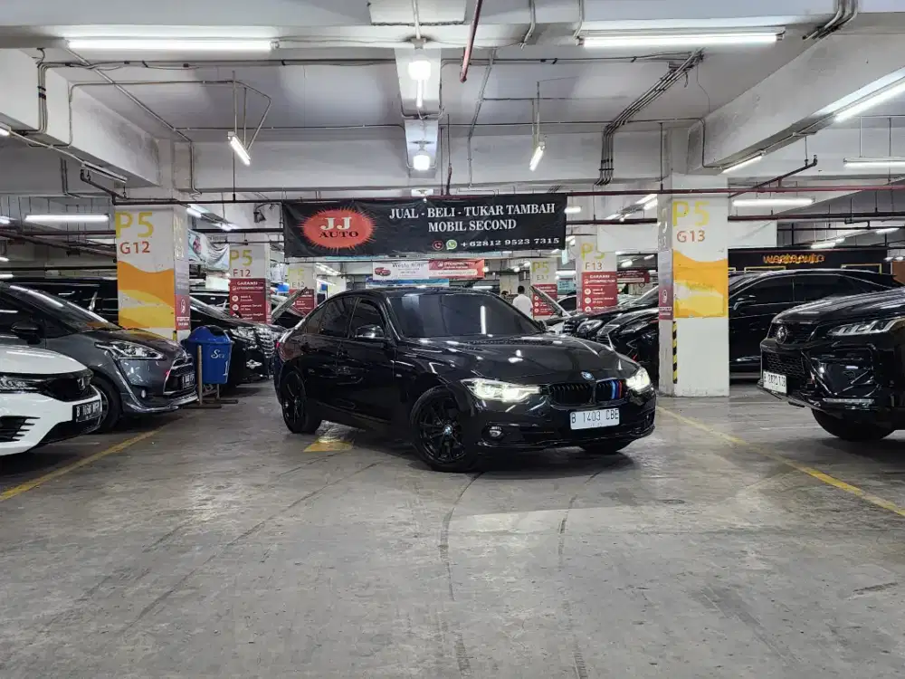 BMW 320i SPORT F30 2.0 AT 2016